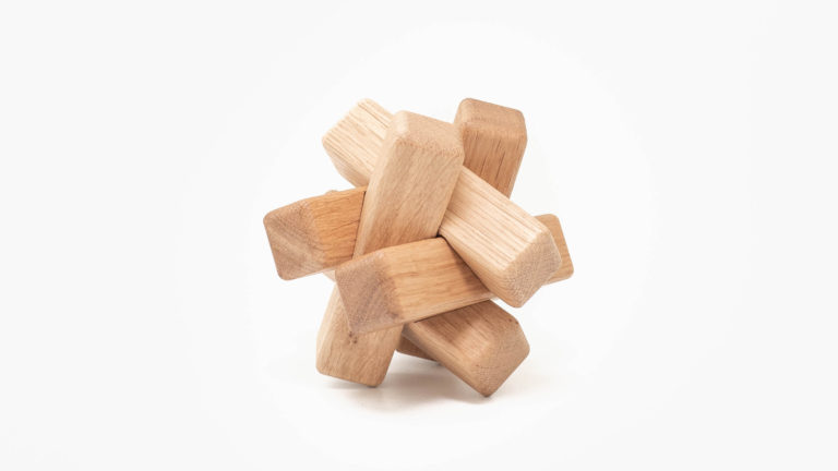 天然木でできた立体パズル | モダンなインテリアにもぴったりな木の
