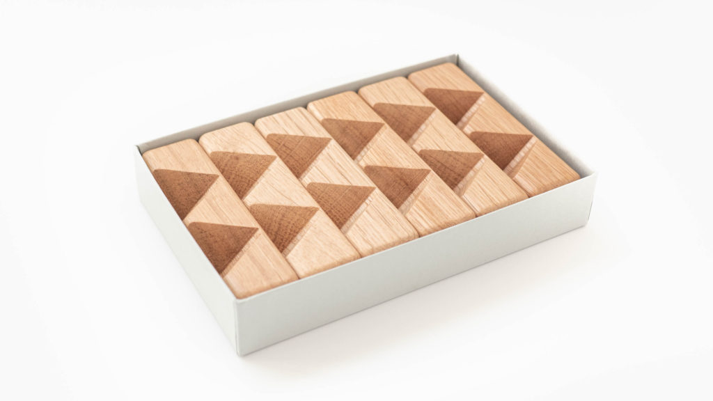 天然木でできた立体パズル | モダンなインテリアにもぴったりな木の